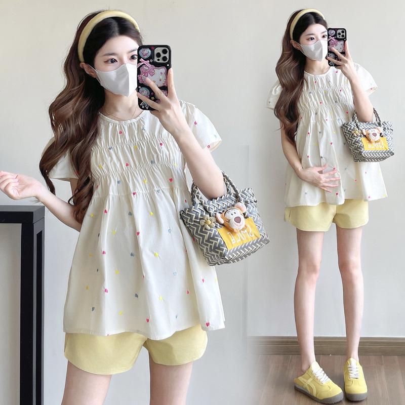 2026 Summer Maternity Colorful Heart Embroidered Doll Shirt - Gentle Style Short Sleeve M