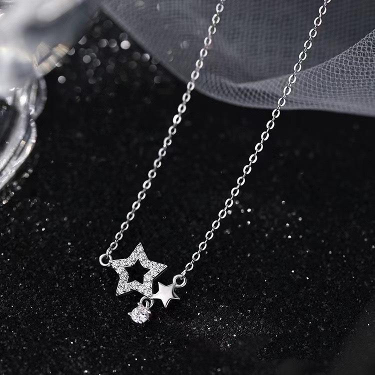 Star Accompanied Necklace Women'S Niche Premium Sense Hollow Pendant Clavicle Chain Simple Temperament Versatile Jewelry Quality