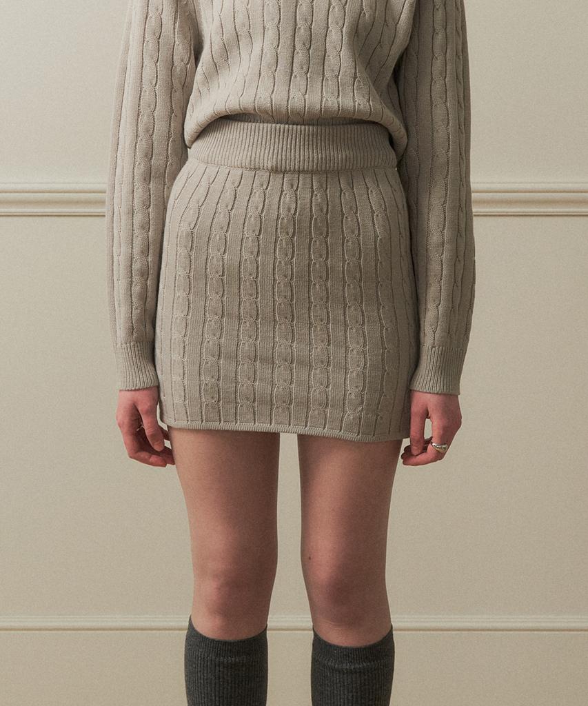 Tobaseu Wool Cable Knit Mini Skirt (Pink)