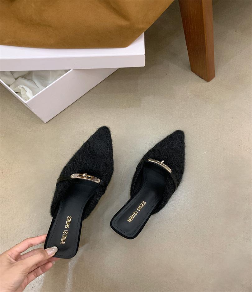 French temperament baotou, half slippers, and women's shoes outside. In the spring and autumn of 2025, the new models are matched with skirts, pointe
