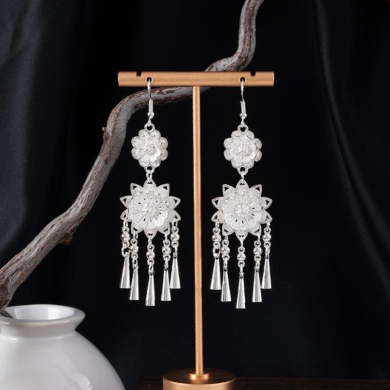 Ethnic Style Imitation Silver Earrings, Female Lotus Seed Lotus Tassel Fashion Versatile Earrings, Super Fairy Long Earrings, Attractions