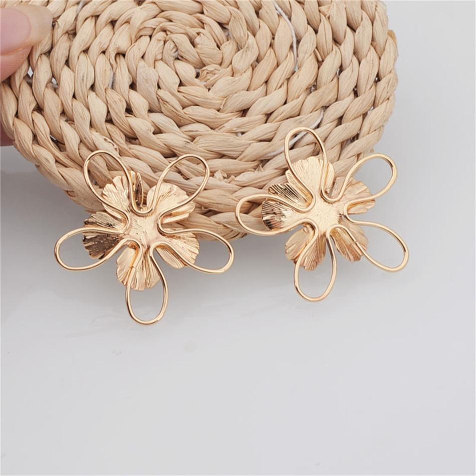Übertriebene Große Webblumen Metall Goldene Stecker Ohrringe für Frauen Ohrschmuck Accessoire