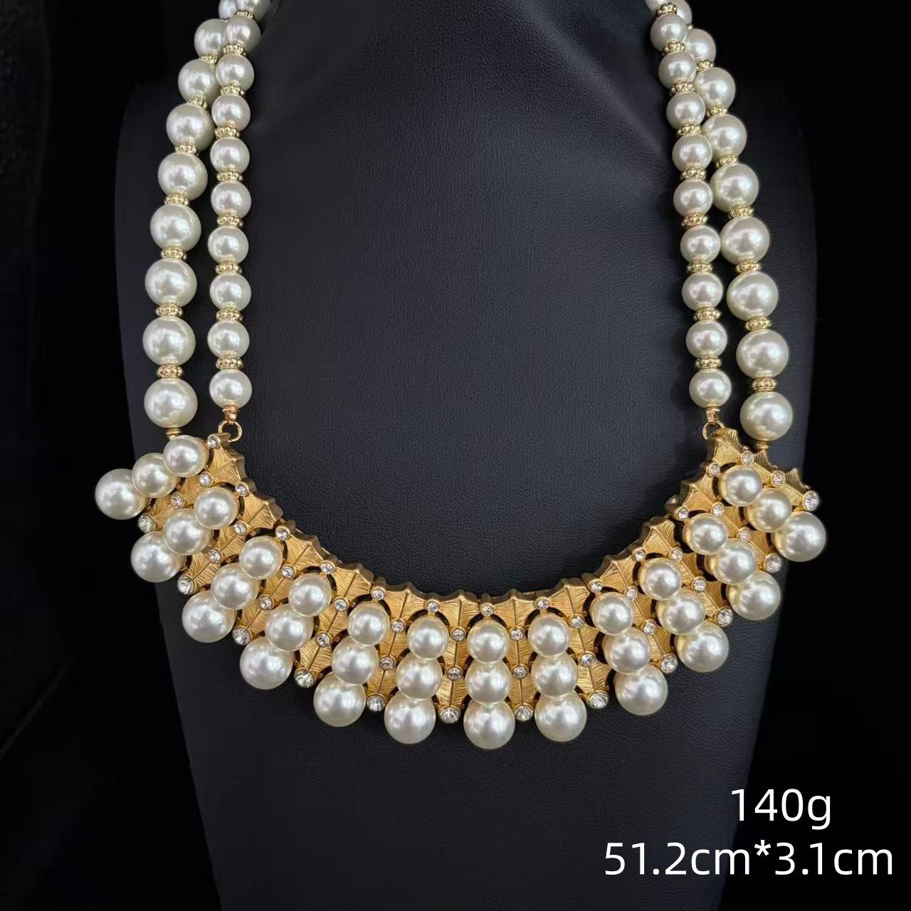 

A Variety Of Exaggerated Multi-Layer Necklaces, Fashion Accessories, Fringed Bridal Jewelry Sets And Chains