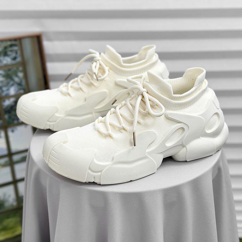 

Новая мужская обувь 2025 года - это легкие и мягкие носки из летящей ткани, популярные модели, дышащая плоская подошва и легкий модный бренд. 39