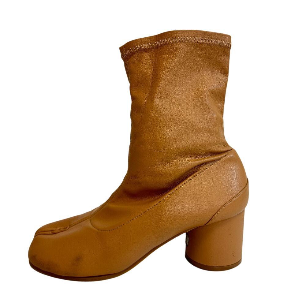 

Maison Margiela TABI короткі чоботи Гумові чоботи бежеві Гумові Жіночі Вживані