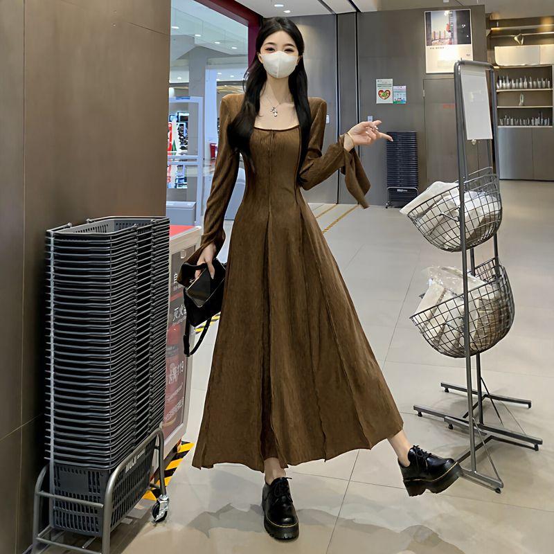 

Plus-Size Women s Clothing for Fat Girls, Korean-Style Design, Square-Neck Slim-Fit Velvet Dress, 2026 Spring Elegant Slimming Long Dress Khaki XL