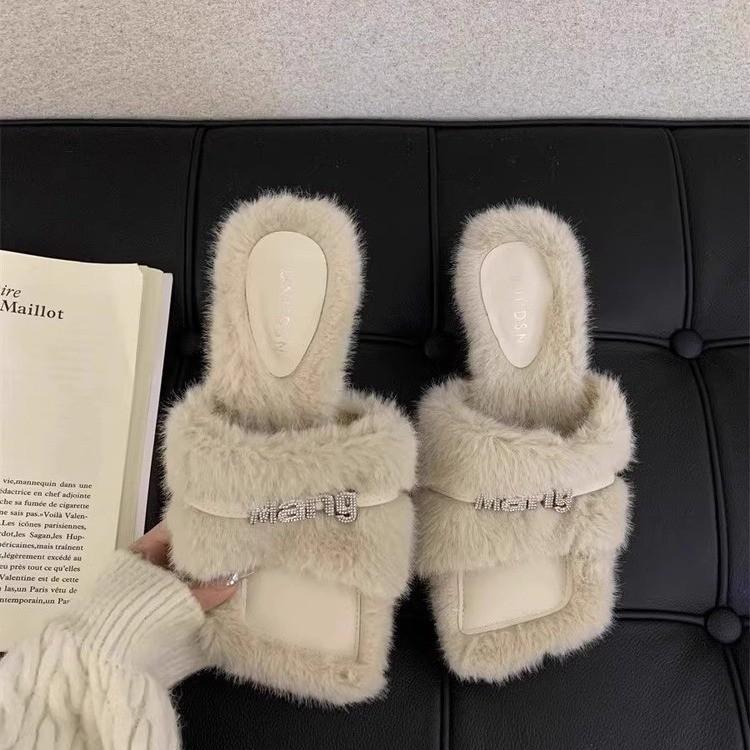 Coarse heel velvet women's shoes rhinestone slippers outer wear 2025 new winter fluffy shoes warm cotton shoes home half slippers