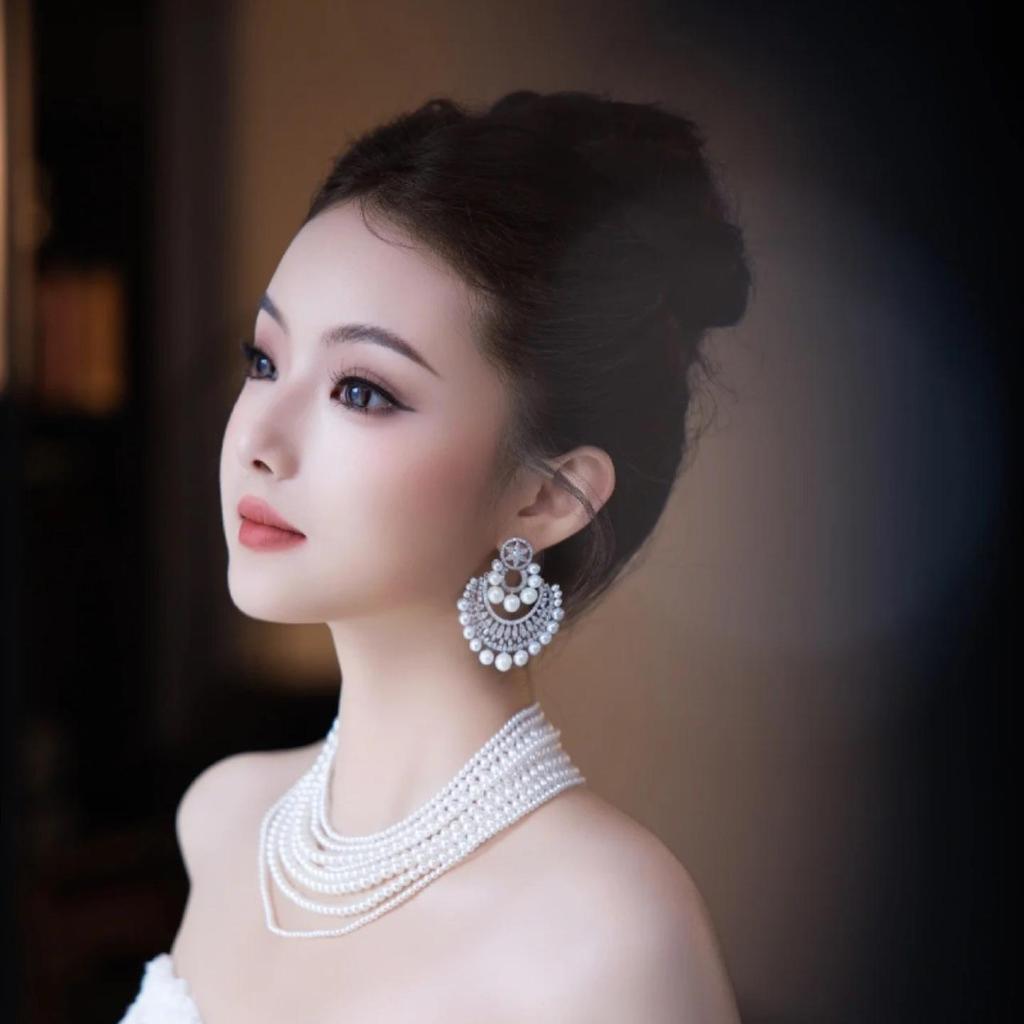 Silver Needle Diamond Flower Pearl Earrings: European & American Style, Exquisite, High-End, Versatile Fashion Ear Studs for Women