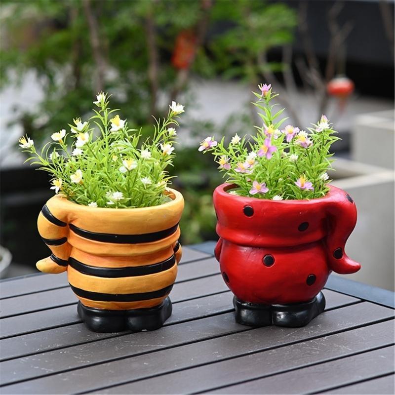 Seasonal Gnomes Planter Accent Beautiful Elf Garden Pots Ceramic Planter Ornament for Indoor Christmas Scene X3UC