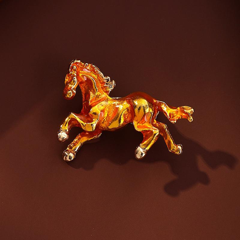 

Classic Horse Brooches For Women Zodiac Animal Lapel Pins Casual Party Accessories Year Gifts Friends