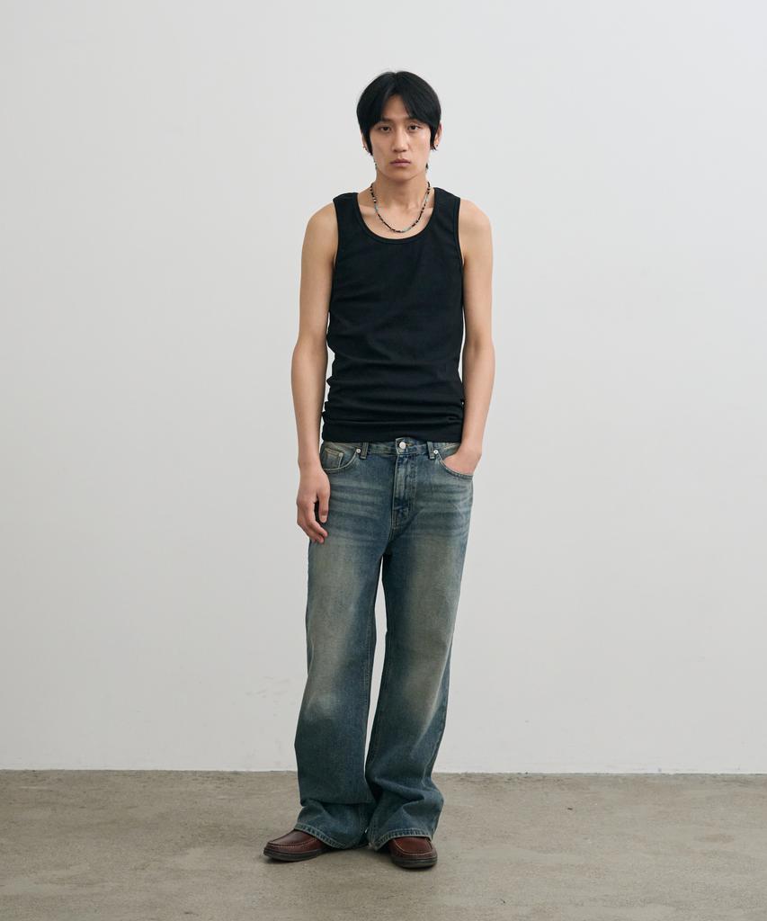 Piali Refined Embroidery Sleeveless (Black)