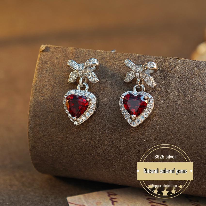 

Серьги-пусеты в форме сердца с гранатом цвета бургунди из серебра S925 S925 Silver