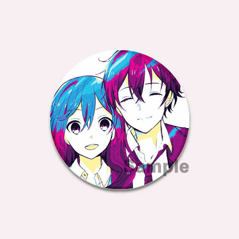 32/44/58mm Love Anime Horimiya Abzeichen auf Rucksackzubehör Miyamura Izumi Hori Kyouko Cartoon Broschen für Kleidung Tasche Dekor Geschenke Pins