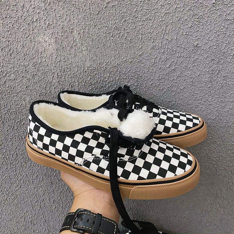 Fleece Black and White Checkerboard Shoes 2025 Winter New Two Cotton Thermal Canvas Shoes Women's Korean Version Couple Board Shoes Men