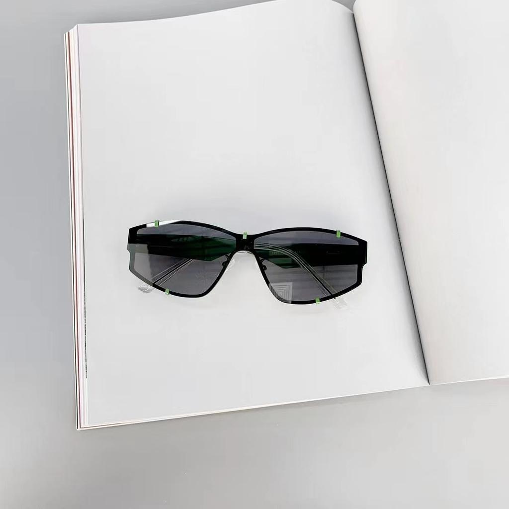 Vintage Stylish Sunglasses Women UV400 Protection High Quality Sun Glasses for Bicycling Mountaineering Men