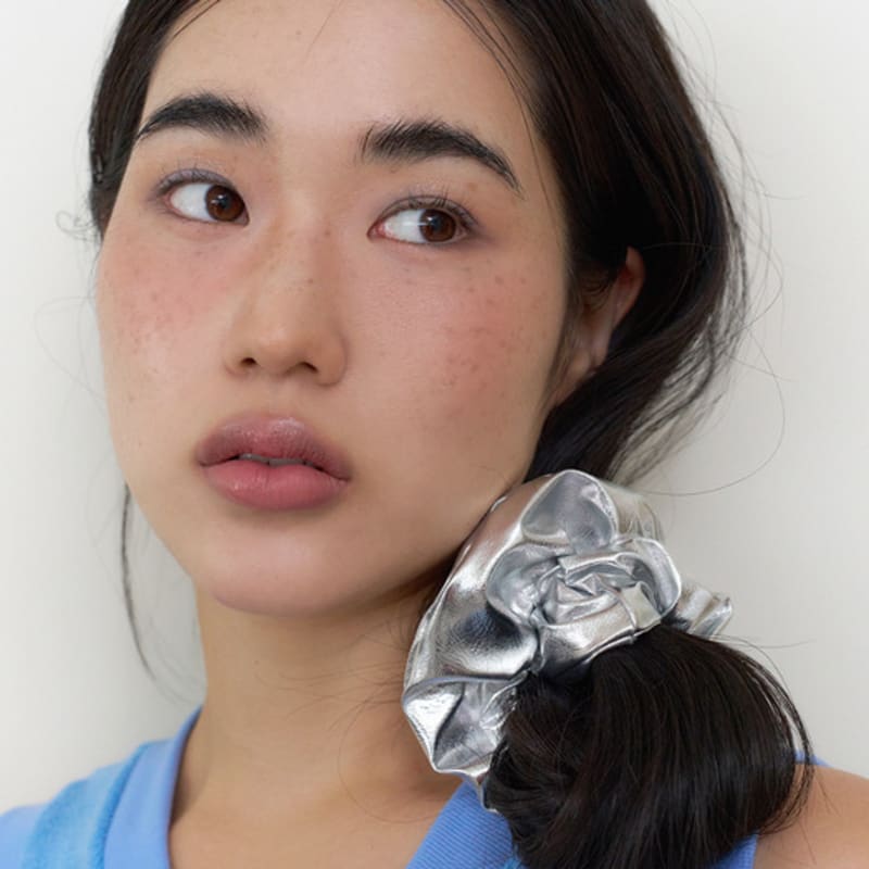 

geegee глянцевая кожаная резинка для волос - серебристая SILVER