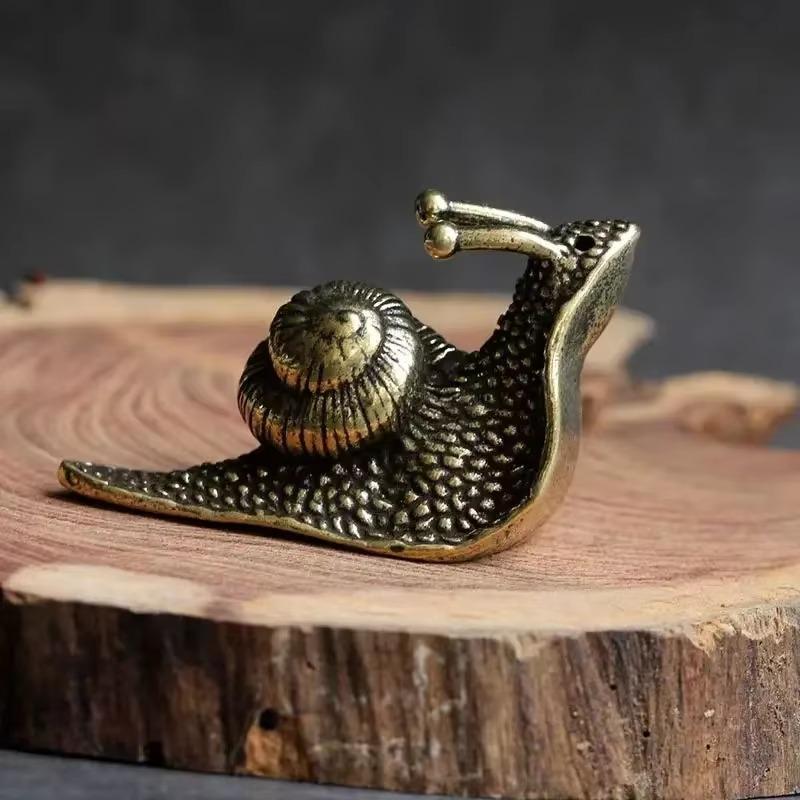 Solid Copper Snail Ornaments Brass Simulation Animal Figurines Tea Pet Miniatures Home Decorations Feng Shui Gift Figurines