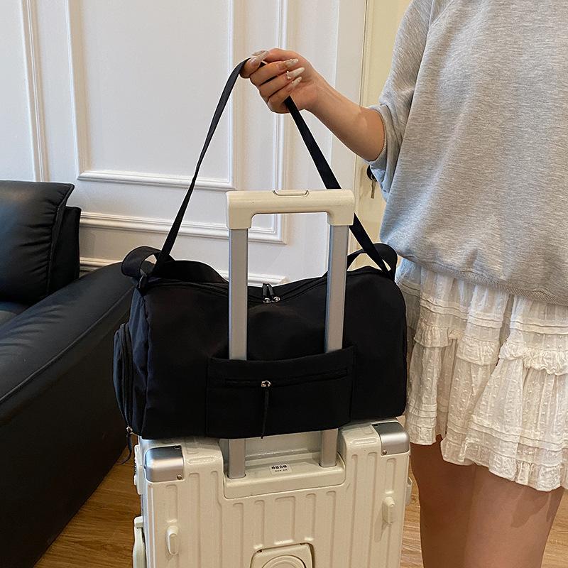 Fitness Bag - Simple and Casual Yoga Sports Bag with Large Capacity - Short-distance Single-shoulder Travel Bag