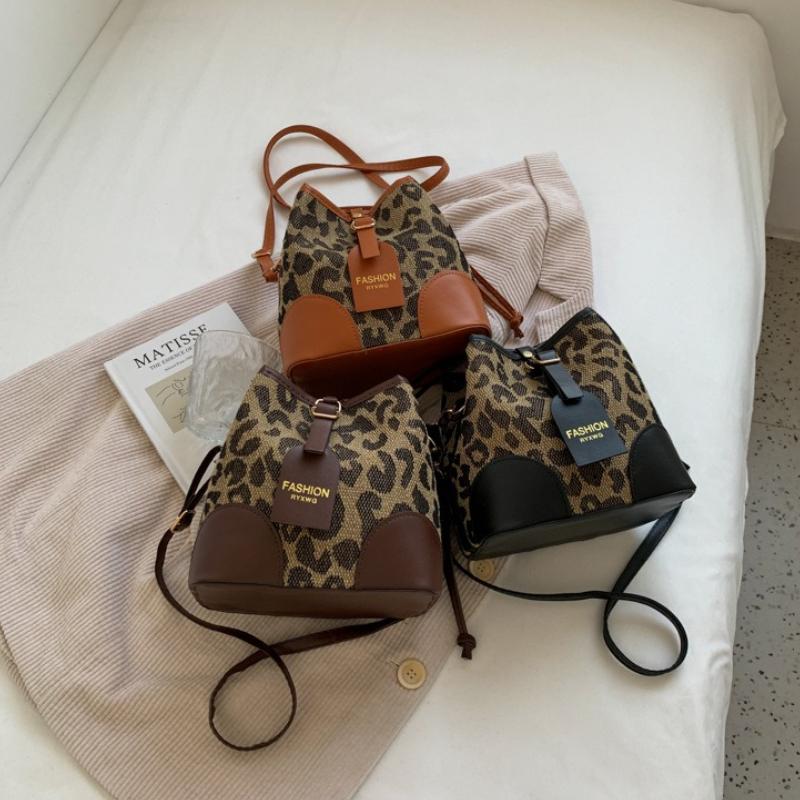 Retro Minimalist Crossbody Bag, Commuting Banquet Women's Bag, Fashi and Versatile Leopard Print Spliced Leather Shoulder Bags