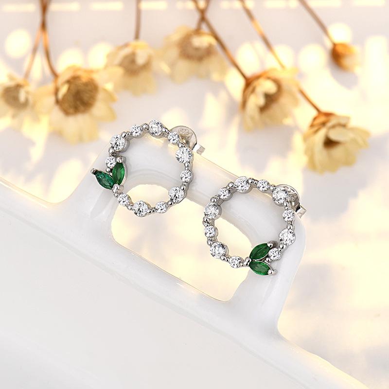 

Новый продукт Серьги-листья для женщин, Свежие зеленые листья с инкрустацией бриллиантами, Простые литературные круглые серьги