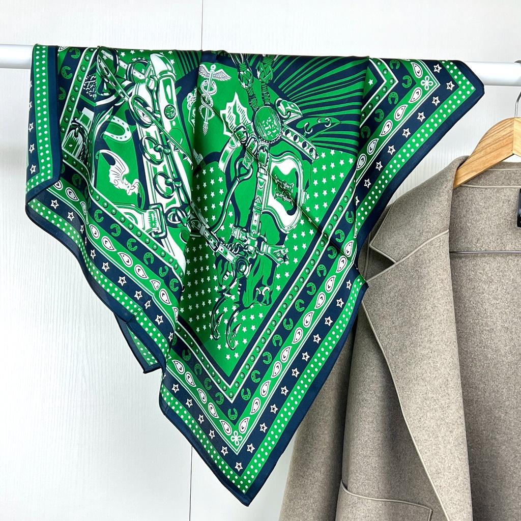 Spring And Summer Silk Chinese Square Scarves Go Out To The Street With Mulberry Silk Silk Scarves With Fresh Green Silk Scarves And Shawls.
