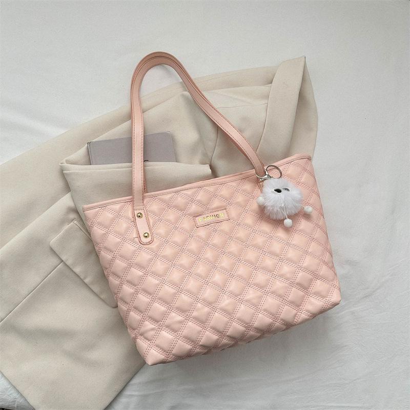 

Fashion texture embroidery thread Rhombus tote large bag large capacity commuter bag casual shoulder bag atmospheric versatile armpit bag No pendant розовый