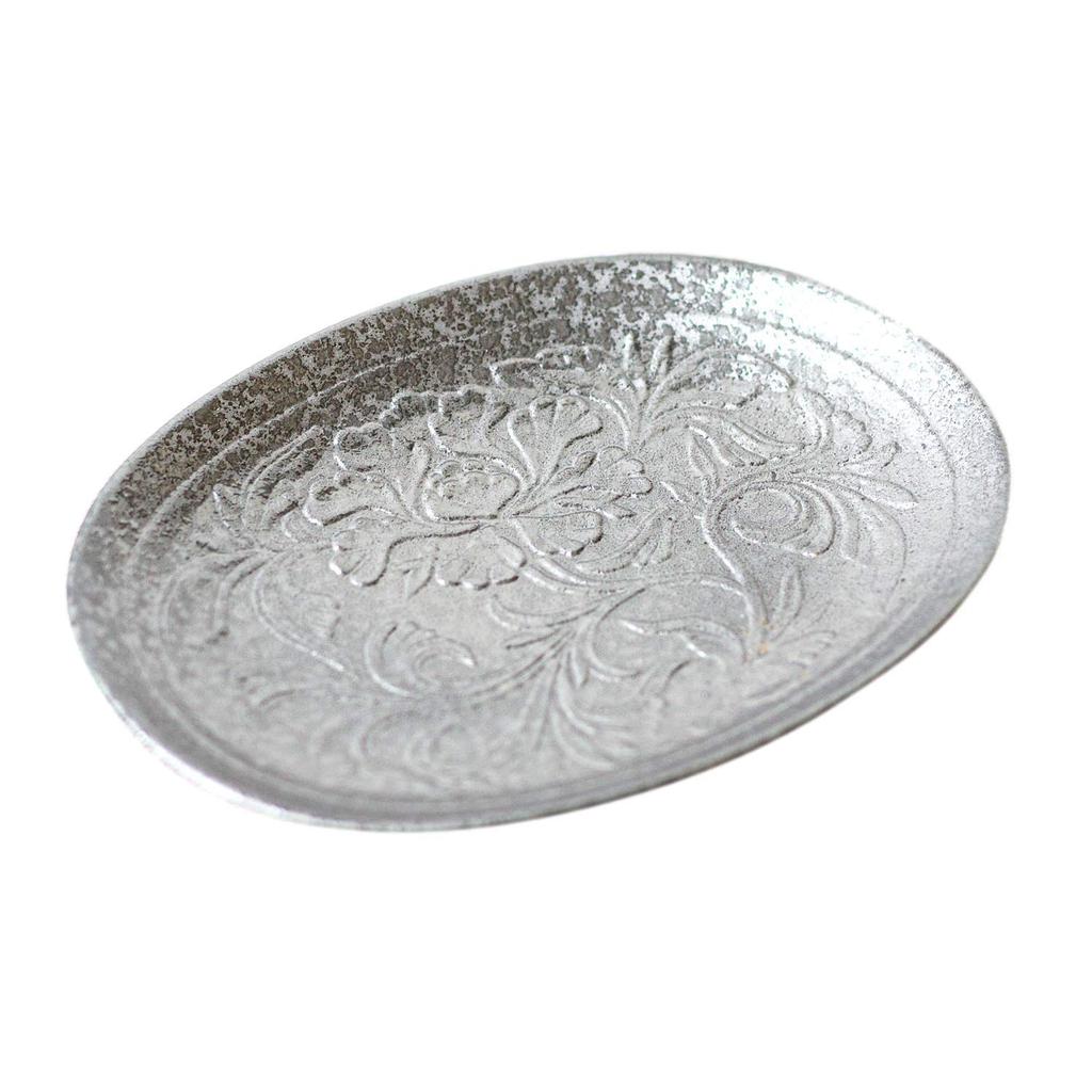 Arita ware Toetsugama Arabesque carved oval plate, 16 x 12 cm, silver lacquer, Made in Japan, product number 476317