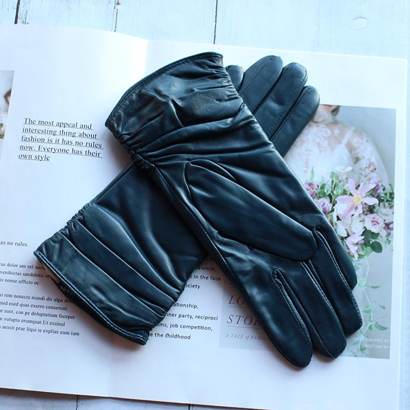 Sheepskin Leather Gloves Women's Fashion Elastic Style Velvet Lining to Keep Warm in Autumn and Winter Retro Color Points
