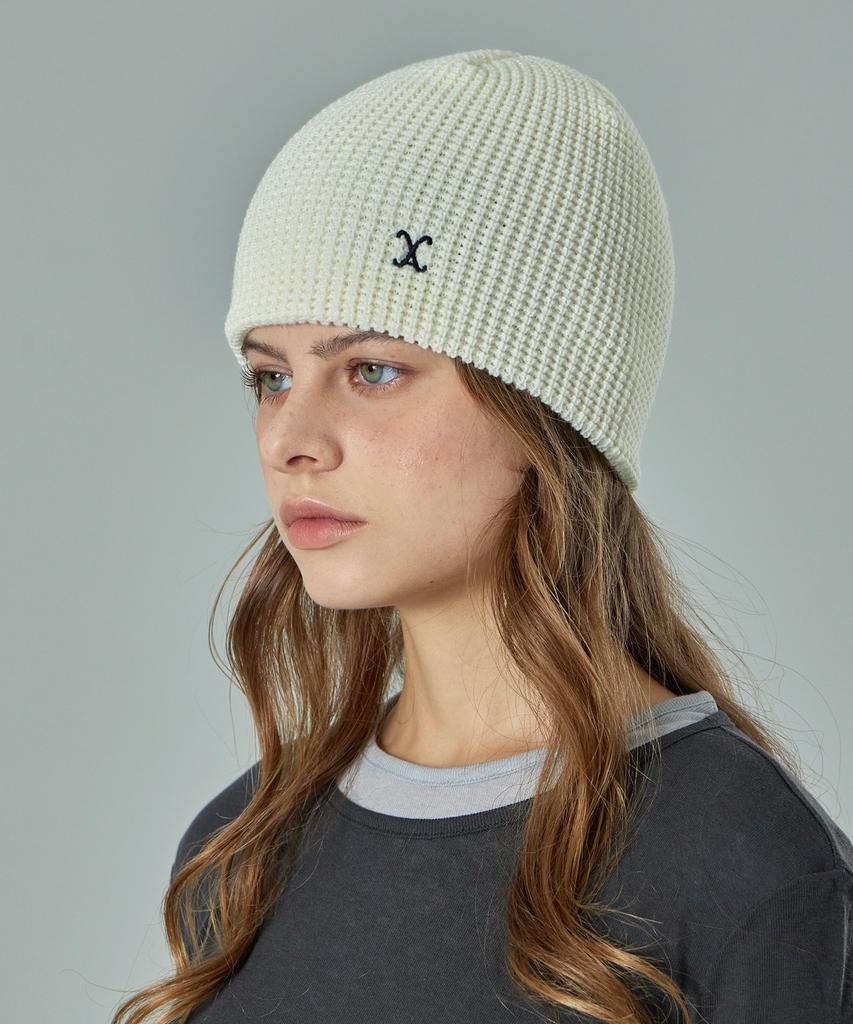 Bajal Va Curved Logo Waffle Beanie Cream