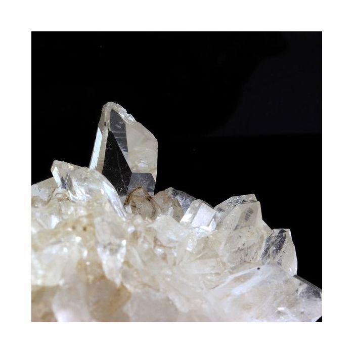Quartz 2100.0 carats