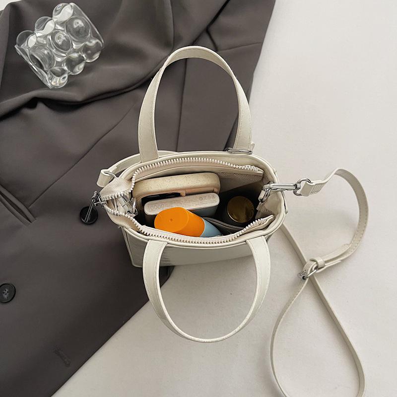 Chaonan Style Women's Shiny Red Crossbody Handbag - High-End Fashion Travel Bag