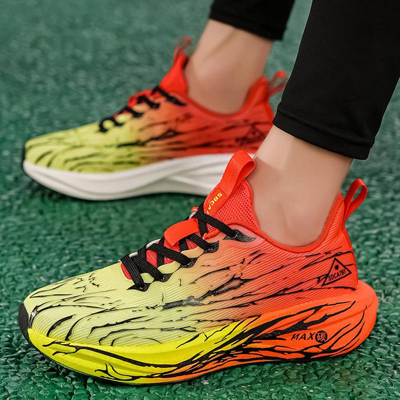 New fashion outdoor leisure breathable comfortable running shoes carbon plate high elastic shock absorption student training sports shoes