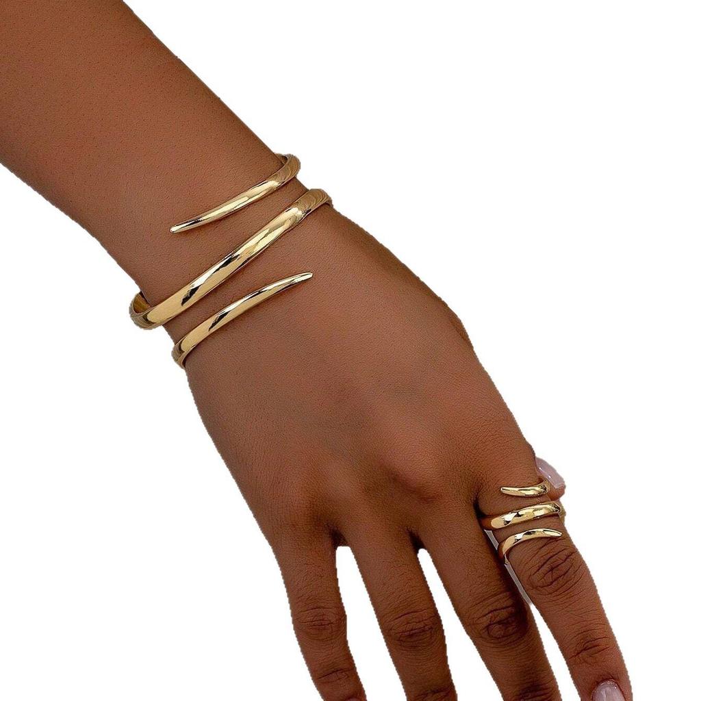 Elegant Gold Bracelet and Ring Set: European Design, Exaggerated, Lightweight, Luxury Two-Piece Jewelry