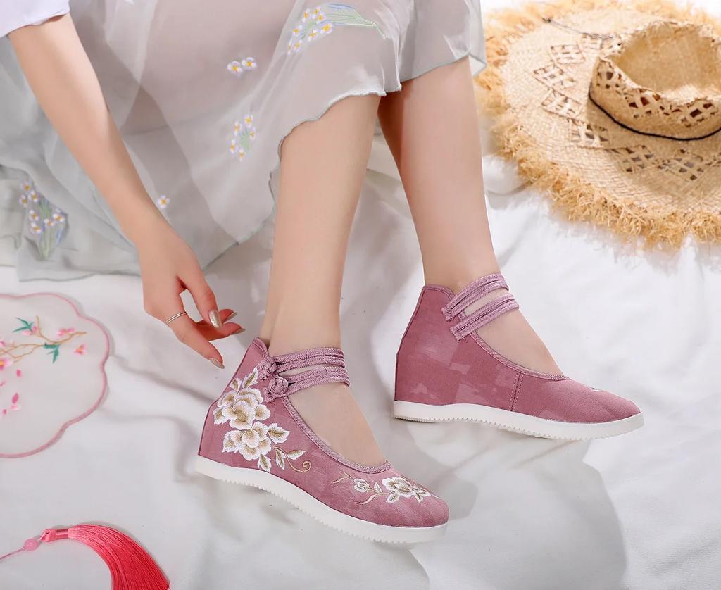 Autumn Elevator Shoes Woman Casual Harajuku Chinese Ethnic Style Canvas Vintage Embroidered Cloth Hanfu Shoes Women Zapatos