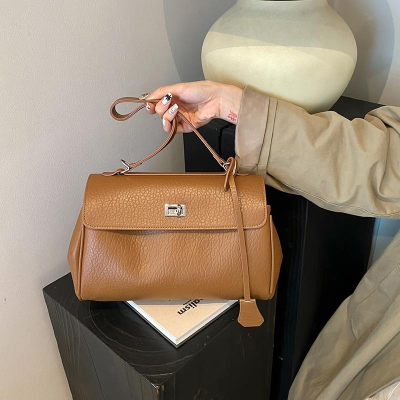 Autumn new style fashion lock locomotive bag portable shoulder oblique span women's bag