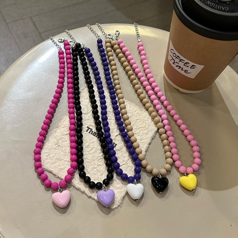 Y2K Retro Resin Pendant Necklaces Women Beaded Candy Color Heart Necklaces Exquisite Cute Daily Party Jewelry Accessories Gifts