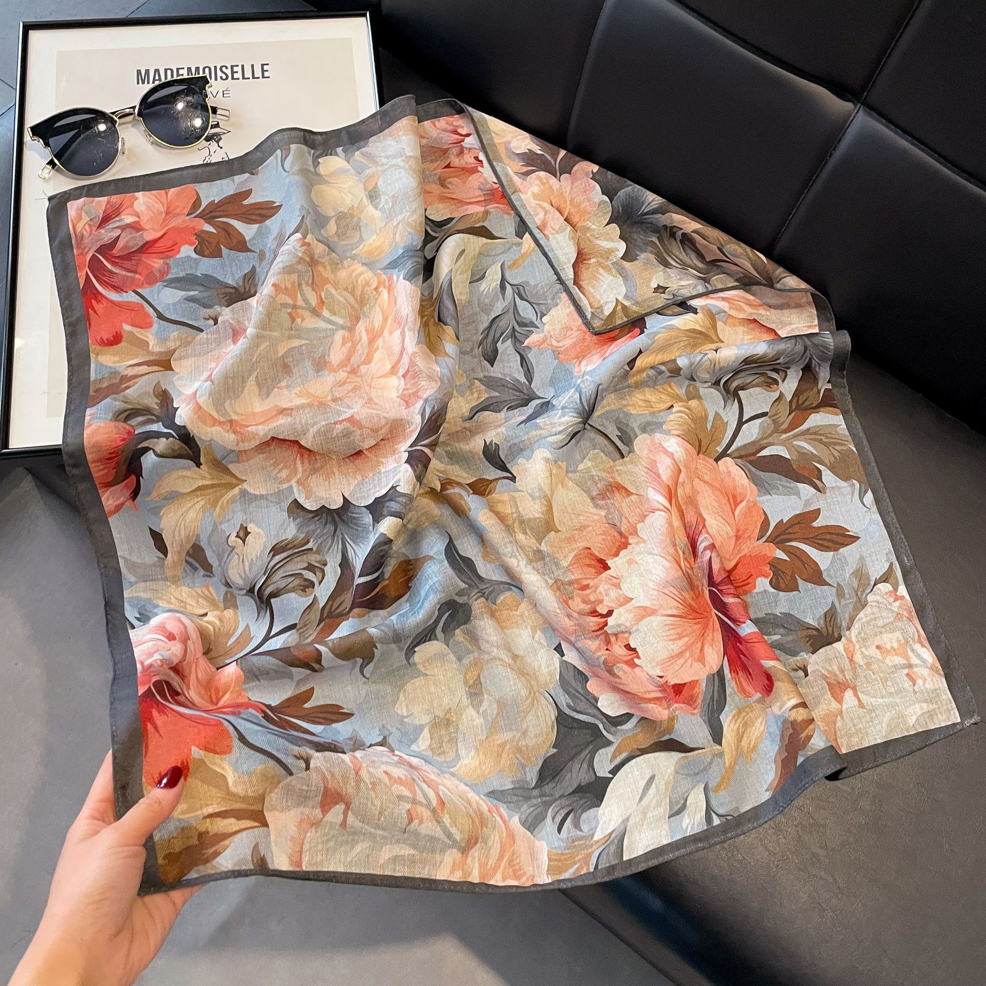 

Double-sided Scarves Women s Retro Style Neck Protection Scarf for Mothers 70*70cm