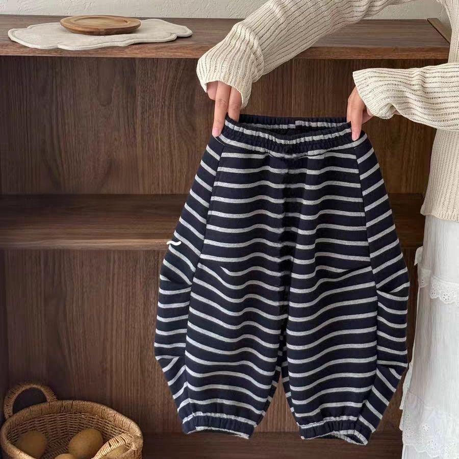 

Korean Style Striped Scimitar Pants for Kids - Versatile, Loose Fit, Casual Trend for Boys and Girls (Autumn 2025) 130 cm