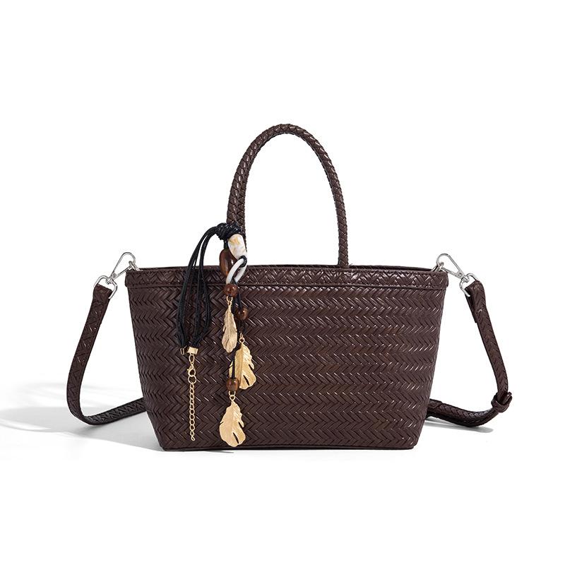 High-end Handheld Woven Bag for Women 2025 New Trendy Fashion Versatile Commuting Shoulder Crossbody Bag