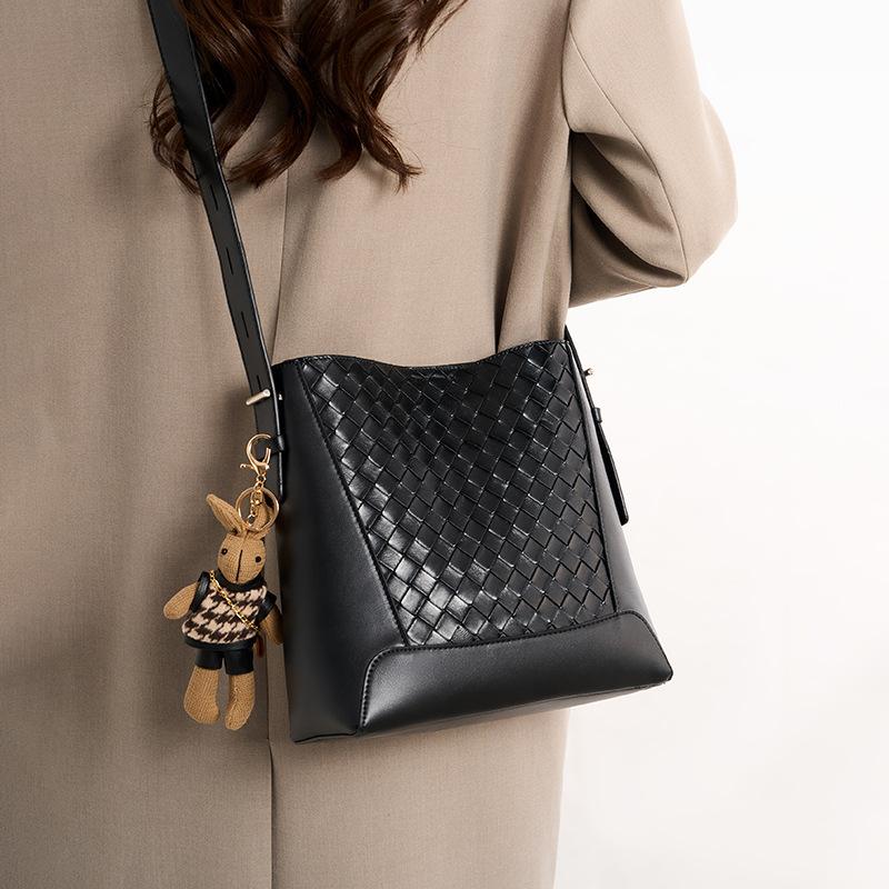 Commuter Woven Tote Mother And Child Bag Leather Commuter Large Capacity Shoulder Bag Crossbody Women'S Bag