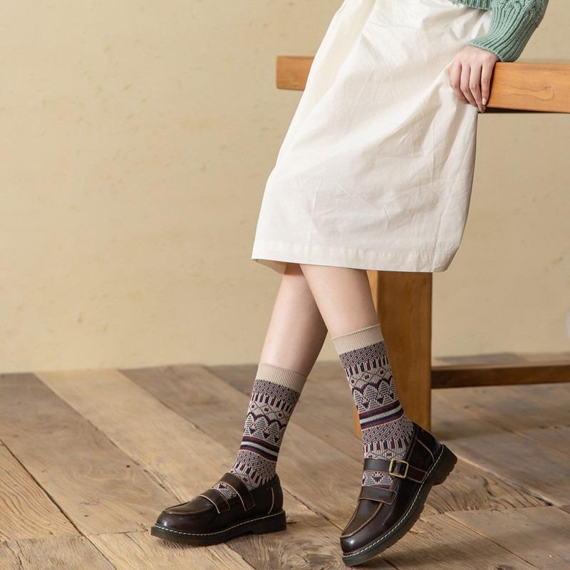 Women's Spring and Autumn Double-needle Double-track Pile Socks Are Retro and Versatile. Autumn and Winter Pure Cotton Mid-calf Socks