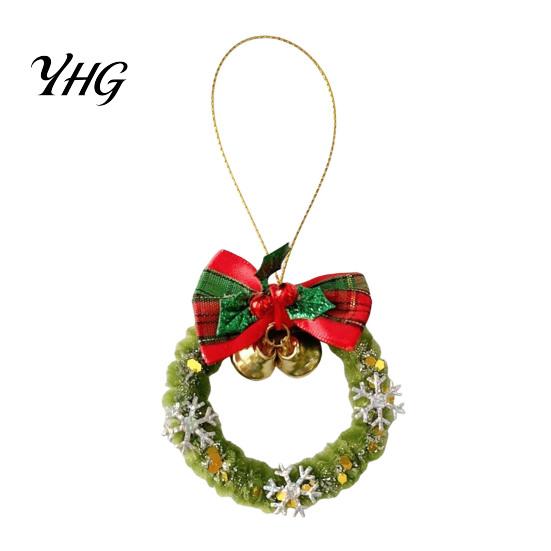 Indoor Christmas Tree Embellishments Mini Wreath Ornament, Hanging Decoration with Plaid Bow And Xmas Gift Wrapping Accessories Metal Bells, Handmade
