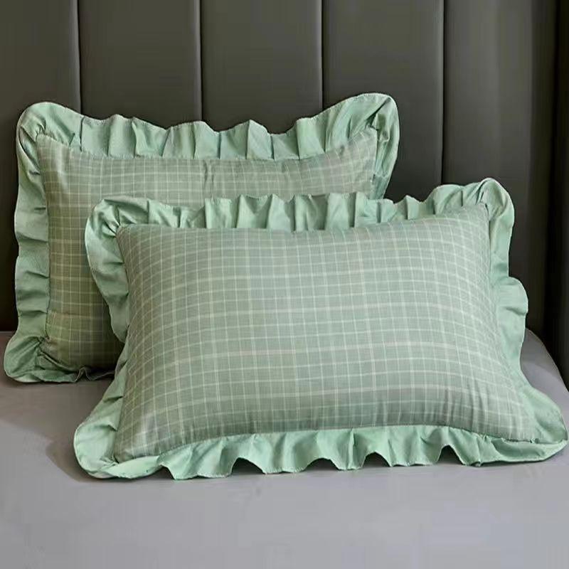 

Пара кружевных наволочек 48*74см