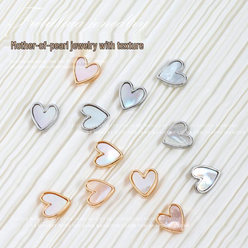 

Nail Art Mother-of-Pearl Heart Charms with Pearl and Zircon Accents золотой
