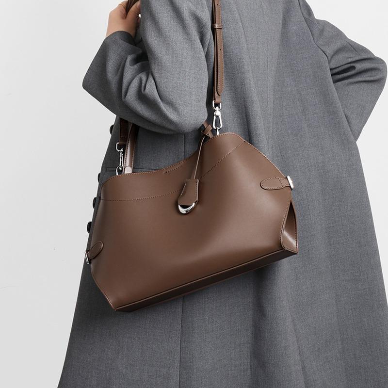 Leather shoulder bag new women's niche high-end women's bag office worker large-capacity women's commuter handbag