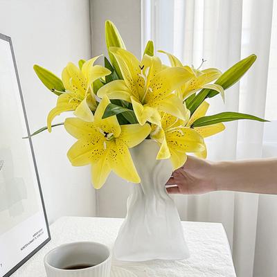 Künstliche Lilienblumen mit 2 Blüten in voller Blüte und 1 Knospe, langer Stiel, falsches Lilienbukett für Hochzeitsblumenarrangements, Frühlings-Heimtisch-Mittelstück