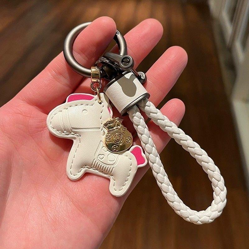 1Pcs Exquisite Personalized Horse Key Chain Rope Handmade Leather Car Keychain Pendant For Men And Women Diy Accessories