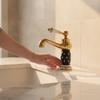 Single-Handle Bathroom Faucet Classic Sink Tap Curved for Vanity