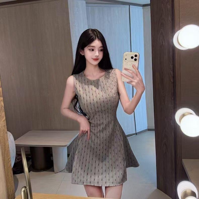 Temperament celebrity light and familiar style round neck sleeveless dress small man pure desire sexy waist thin A word small dress