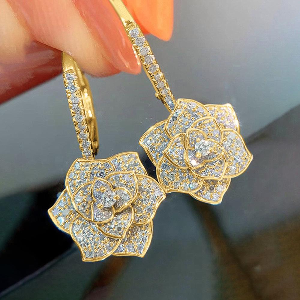 Fashionable Flower Earrings